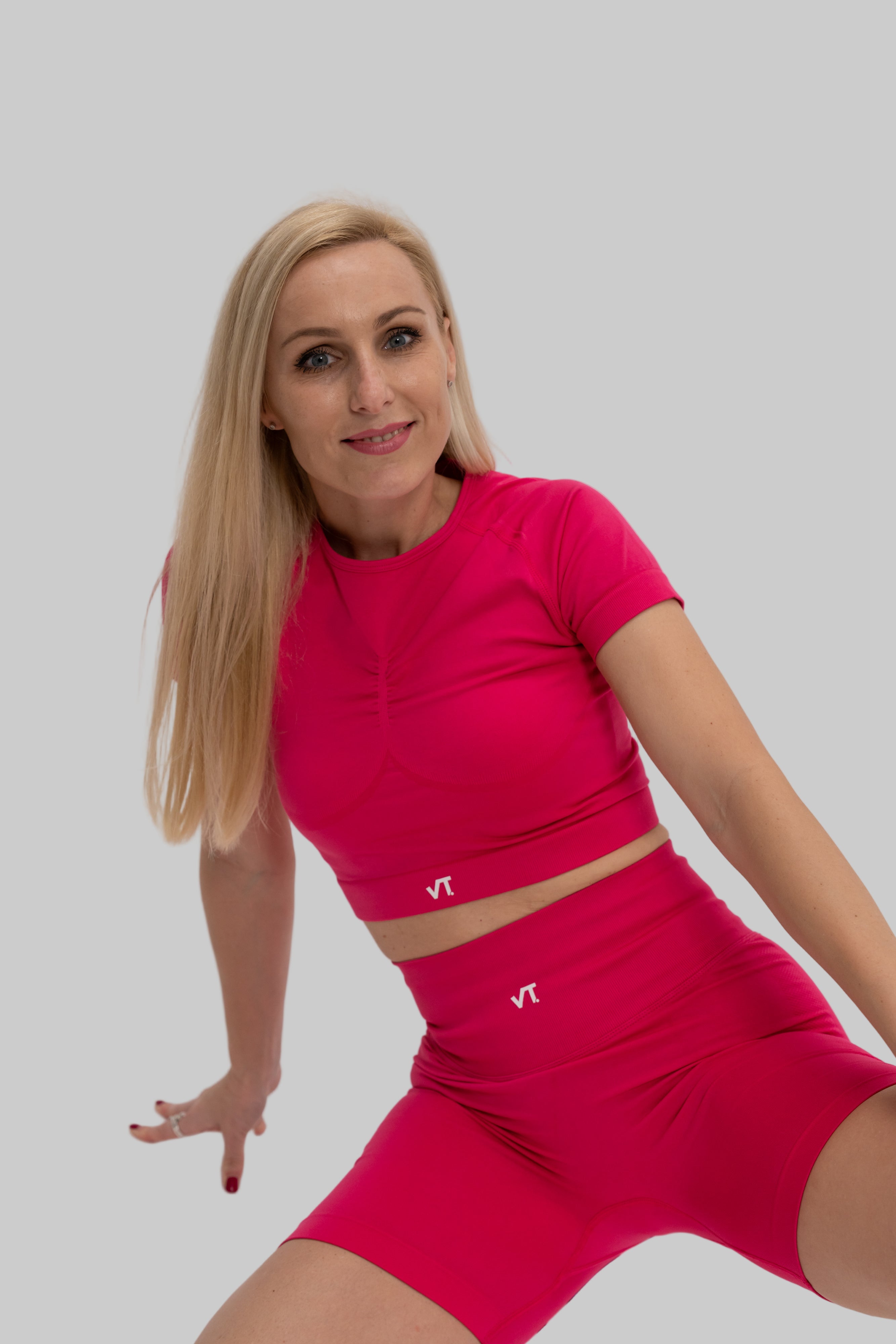 Fuchsia Core Seamless Set with High Waist Shorts and Supportive Top